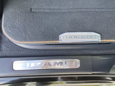 Used 2025 RAM 1500 Tungsten AWD/4WD image 13