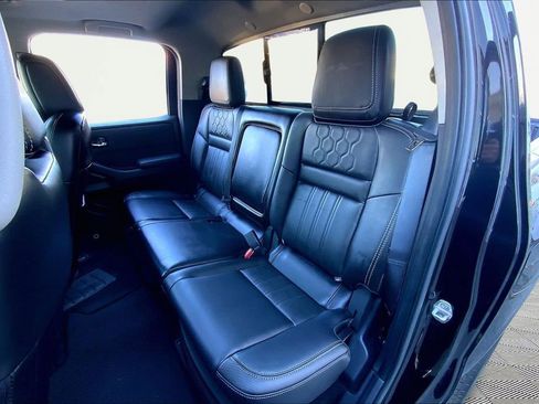 Used 2024 Nissan Frontier SL w/ Technology Package image 16