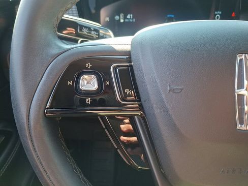 Certified 2023 Lincoln Corsair AWD image 21