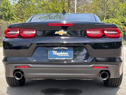 Used 2022 Chevrolet Camaro LT RWD image 4