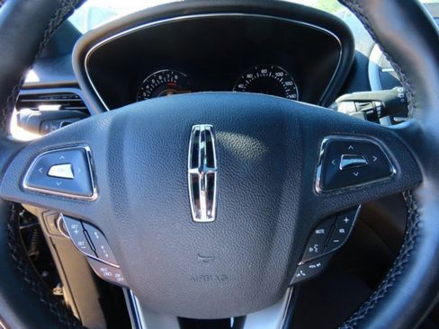 Used 2019 Lincoln MKC Reserve image 26