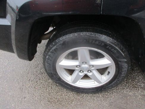 Used 2010 Jeep Liberty Limited image 3