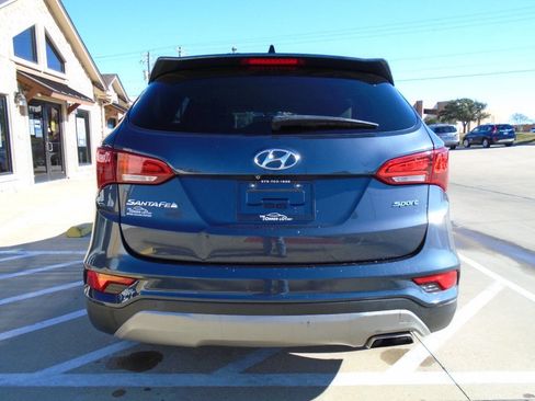 Used 2017 Hyundai Santa Fe Sport image 6