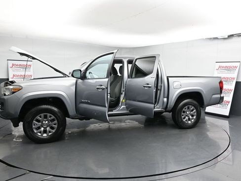 Used 2019 Toyota Tacoma SR5 image 32