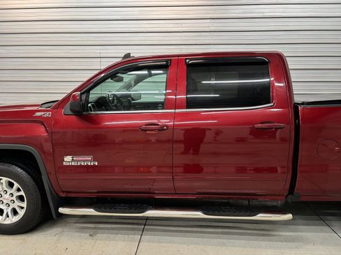 Used 2017 GMC Sierra 1500 SLE image 9