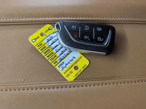 Certified 2025 Cadillac Escalade ESV Premium Luxury w/ Touring Package AWD/4WD image 28
