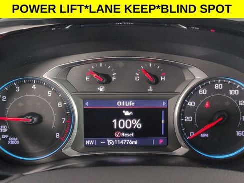 Used 2021 Chevrolet Traverse LT image 15