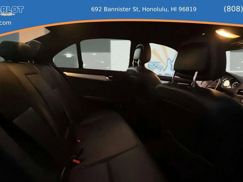 Used 2011 Mercedes-Benz C 300 Sedan w/ Dynamic Handling Pkg image 17