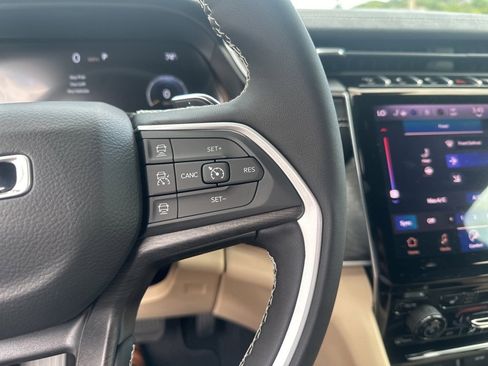 New 2025 Jeep Grand Cherokee L Limited image 37