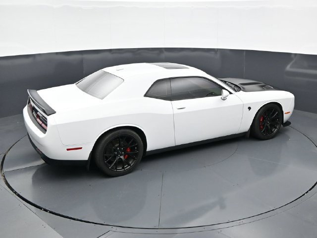 Used 2016 Dodge Challenger SRT Hellcat RWD image 37