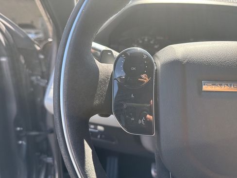 Used 2020 Land Rover Range Rover Evoque R-Dynamic SE AWD/4WD image 22
