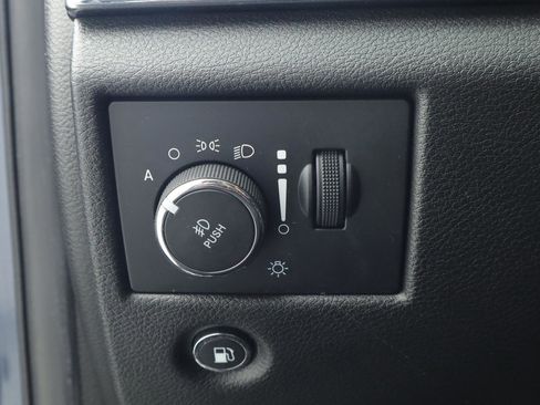 Used 2021 Jeep Grand Cherokee Limited image 28