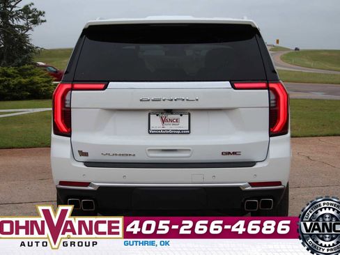 Used 2025 GMC Yukon Denali AWD/4WD image 8