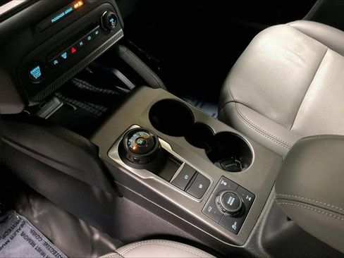 Used 2025 Ford Bronco Sport Badlands image 17