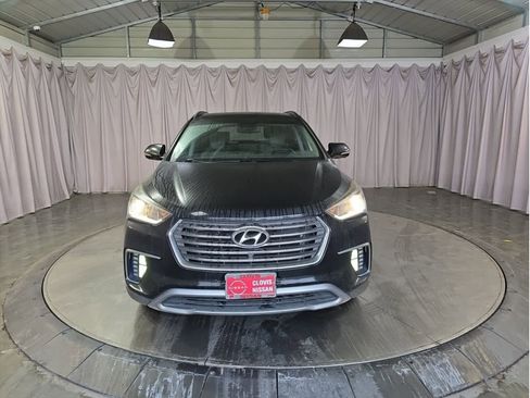 Used 2018 Hyundai Santa Fe SE image 5