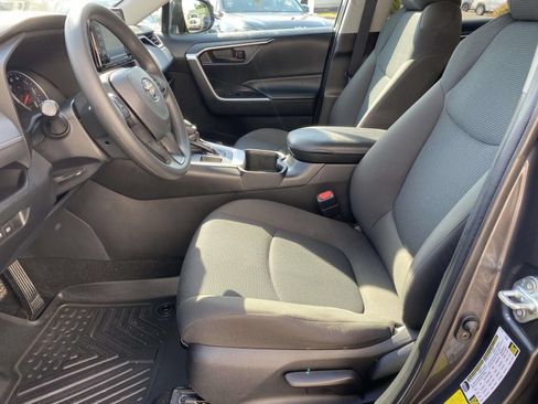 Used 2022 Toyota RAV4 LE FWD image 14