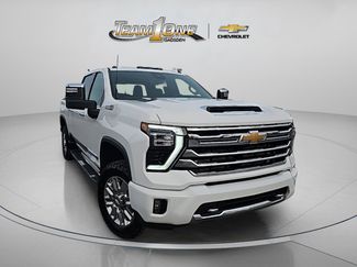 Used 2025 Chevrolet Silverado 2500 High Country w/ Technology Package video 1