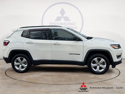 Used 2018 Jeep Compass Latitude w/ Cold Weather Group image 2
