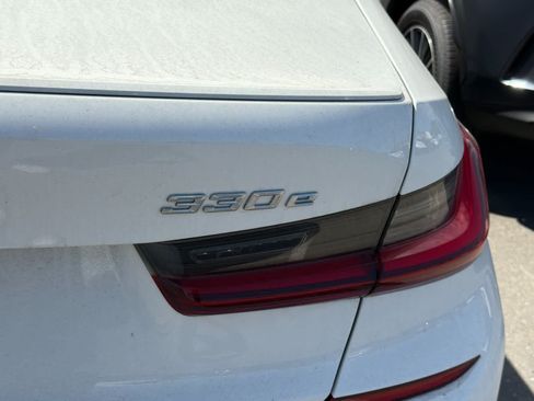 Used 2022 BMW 330e w/ M Sport Package RWD image 15