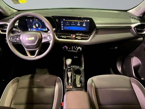 Used 2025 Chevrolet TrailBlazer LT AWD/4WD image 8