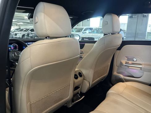 Used 2025 Mercedes-Benz GLA 250 image 22