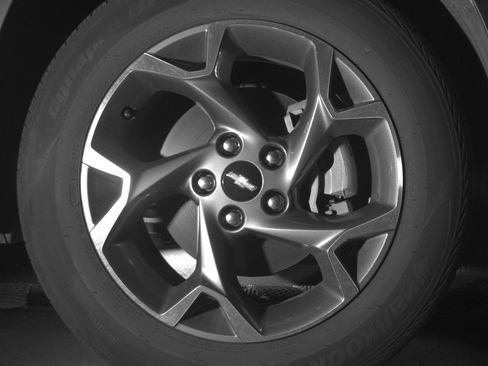 Used 2025 Chevrolet Trax LT FWD image 13