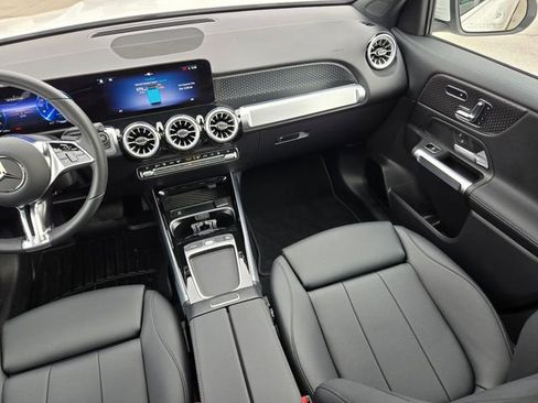 Used 2024 Mercedes-Benz EQB 300 4MATIC image 33