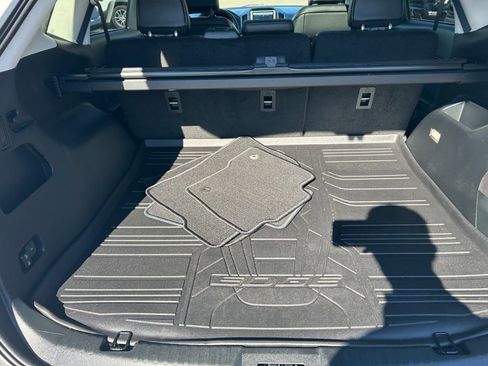 Certified 2022 Ford Edge SEL w/ Convenience Package image 9