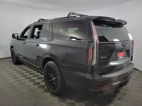 Used 2024 Cadillac Escalade ESV V image 11