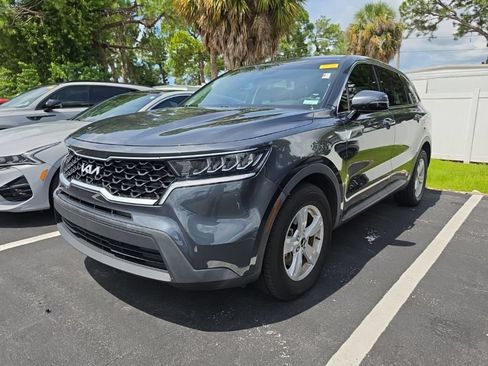Certified 2023 Kia Sorento LX FWD image 5