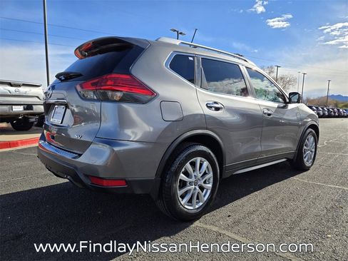 Used 2017 Nissan Rogue SV w/ SV Premium Package image 6