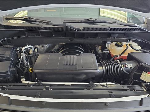 Used 2024 GMC Yukon XL AT4 w/ Technology Package image 30