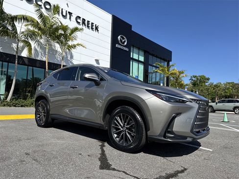 Used 2024 Lexus NX 250 FWD w/ Towing Package (2000 Lbs) image 23