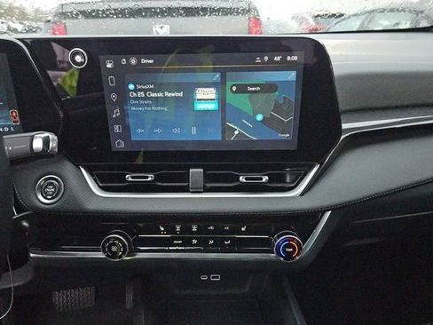 Used 2025 Chevrolet Equinox LT FWD image 6