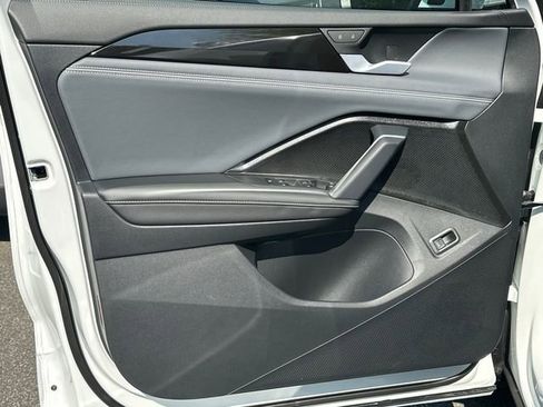 New 2026 Volkswagen Tiguan SEL R-Line AWD/4WD image 10
