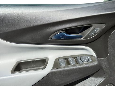 Used 2022 Chevrolet Equinox LT AWD/4WD image 11