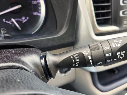 Used 2018 Toyota Highlander Limited image 28