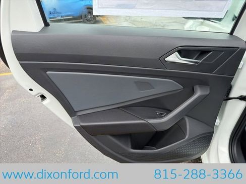 New 2026 Volkswagen Jetta SE FWD image 24