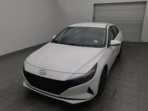 Used 2022 Hyundai Elantra SEL image 15