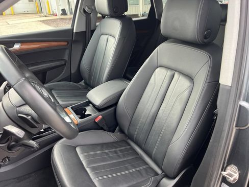 Used 2023 Audi Q5 2.0T Premium Plus w/ Premium Plus Package AWD/4WD image 19