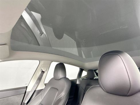Used 2025 Tesla Model Y Long Range AWD/4WD image 6