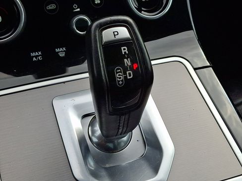 Used 2020 Land Rover Range Rover Evoque SE image 15