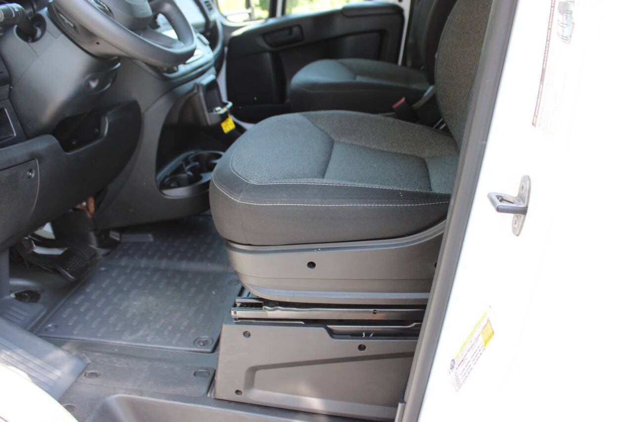 Used 2025 RAM ProMaster 2500 w/ U-Haul Equipment Group FWD image 6