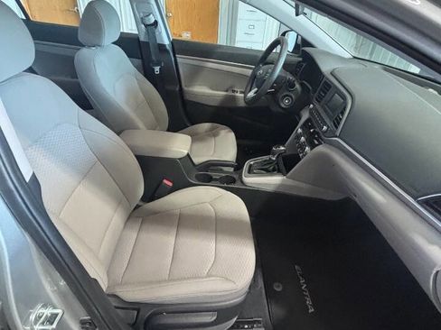 Used 2020 Hyundai Elantra SE FWD image 10