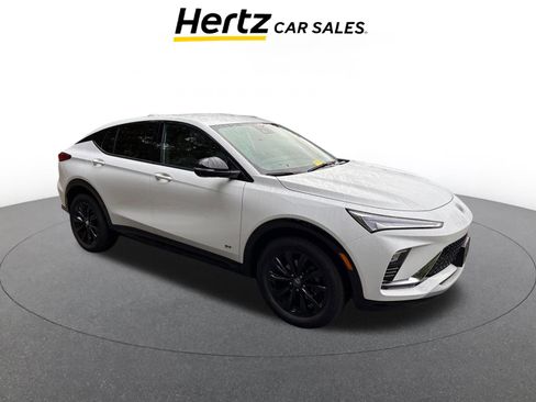 Used 2025 Buick Envista Sport Touring image 1