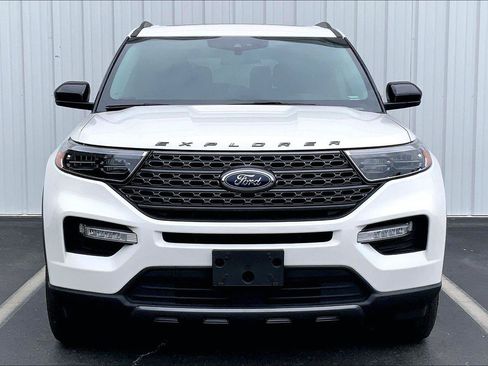 Used 2022 Ford Explorer XLT w/ Equipment Group 202A AWD/4WD image 3