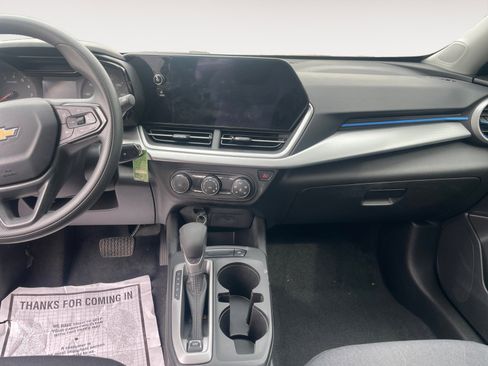Used 2024 Chevrolet Trax LS w/ Driver Confidence Package FWD image 11