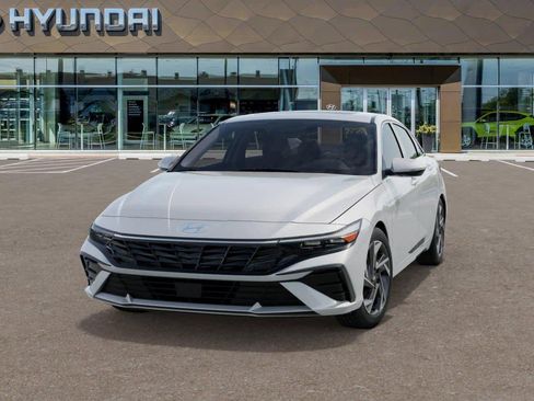 Used 2025 Hyundai Elantra Limited FWD image 6
