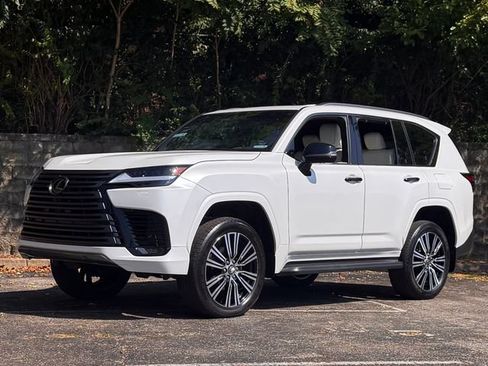 Certified 2025 Lexus LX 600 4WD w/ Appearance Package image 12