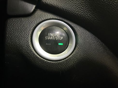 Used 2020 Chevrolet Equinox LT w/ LPO, Floor Liner Package FWD image 21